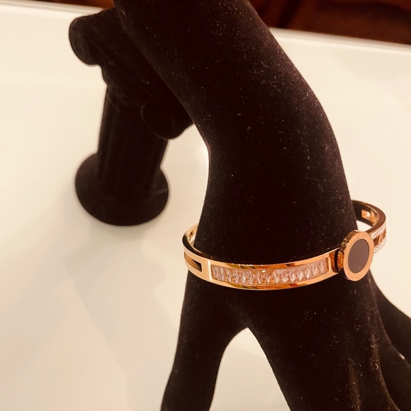 18k Gold-PlatedElegant Gold and Black Bracelet. Water Resistant/Non Tarnished - Picture 4 of 6